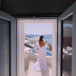 Bubble Santorini Oia