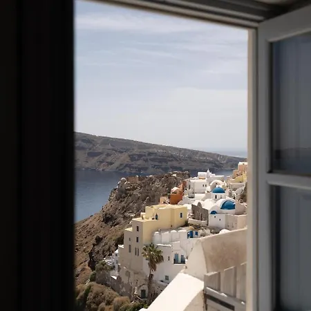 Bubble Santorini Oia